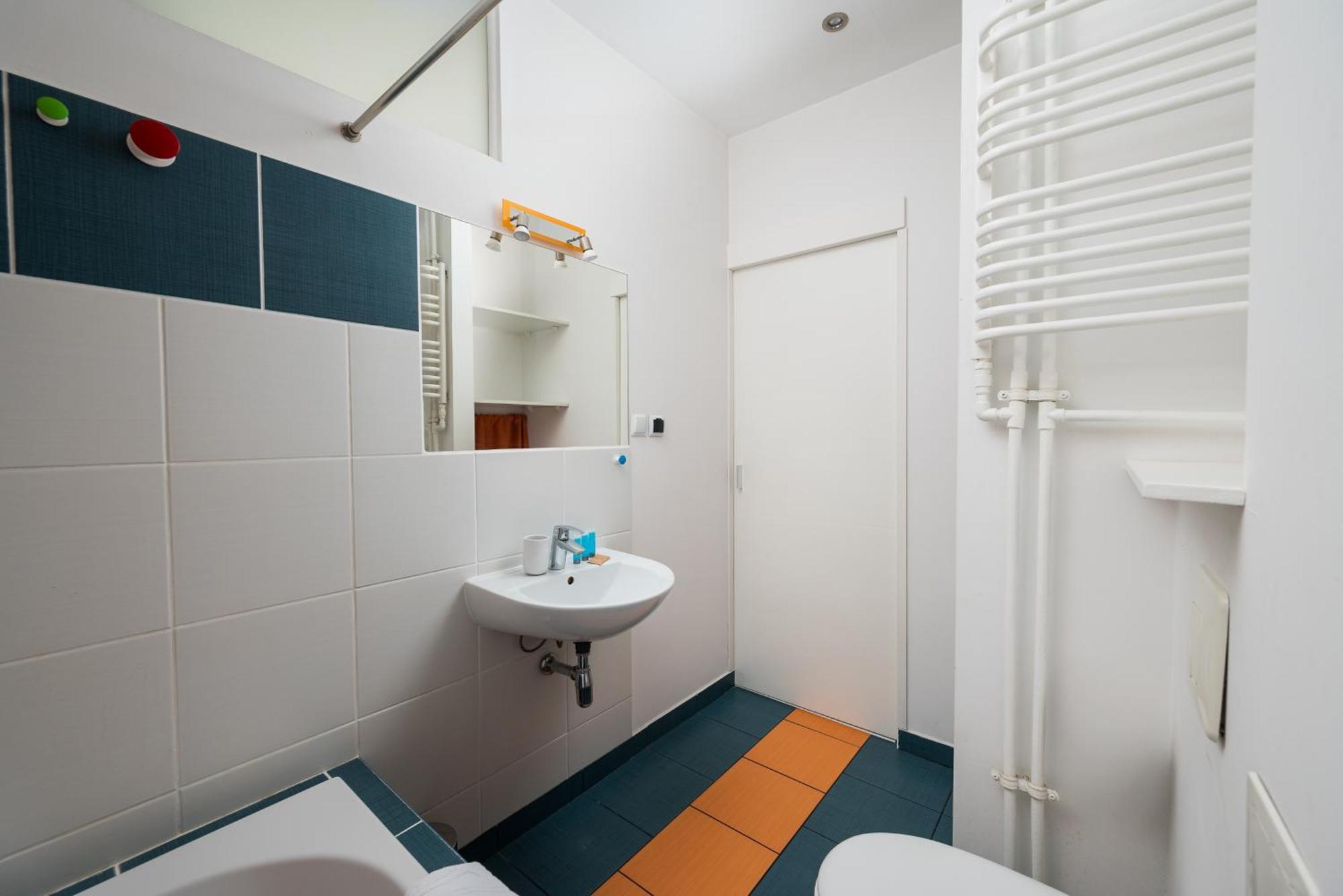 Kino Femina Pleasant Apartament *