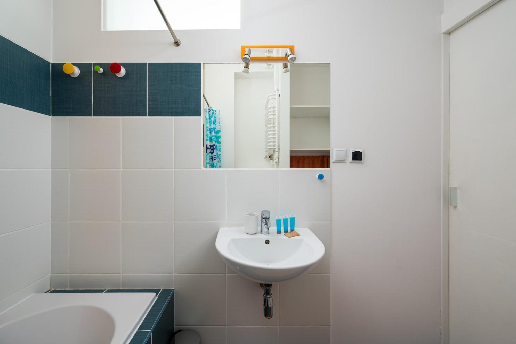Kino Femina Pleasant Apartament *